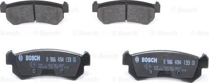 BOSCH 0 986 494 133 - Тормозные колодки, дисковые, комплект autospares.lv