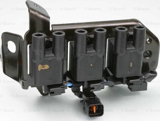 BOSCH F 005 X13 597 - Катушка зажигания autospares.lv