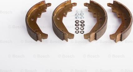 BOSCH 0 986 BB3 516 - Комплект тормозных колодок, барабанные autospares.lv