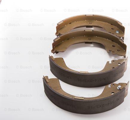 BOSCH 0 986 BB3 533 - Комплект тормозных колодок, барабанные autospares.lv