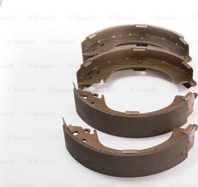 BOSCH 0 986 BB3 532 - Комплект тормозных колодок, барабанные autospares.lv