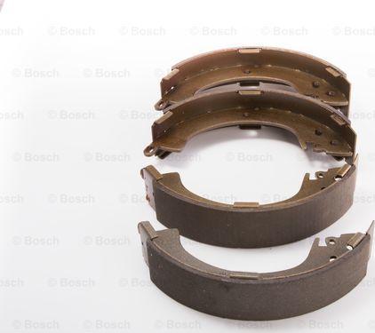 BOSCH 0 986 BB3 532 - Комплект тормозных колодок, барабанные autospares.lv