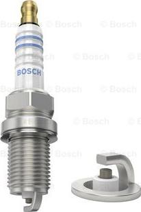 BOSCH 0 241 235 743 - Свеча зажигания autospares.lv