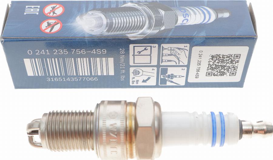 BOSCH 0 241 235 756 - Свеча зажигания autospares.lv