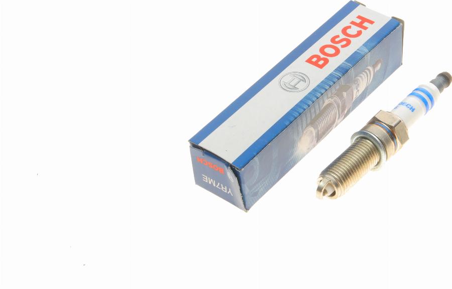 BOSCH 0 242 135 545 - Свеча зажигания autospares.lv