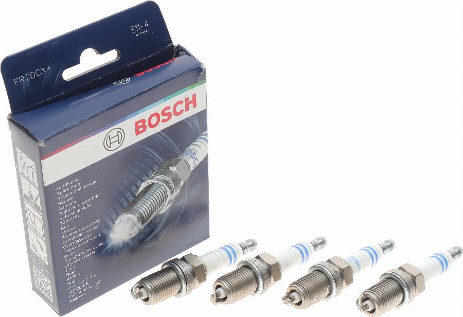 BOSCH 0 242 235 913 - Свеча зажигания autospares.lv