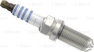 BOSCH 0 242 235 696 - Свеча зажигания autospares.lv