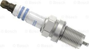 BOSCH 0 242 236 596 - Свеча зажигания autospares.lv