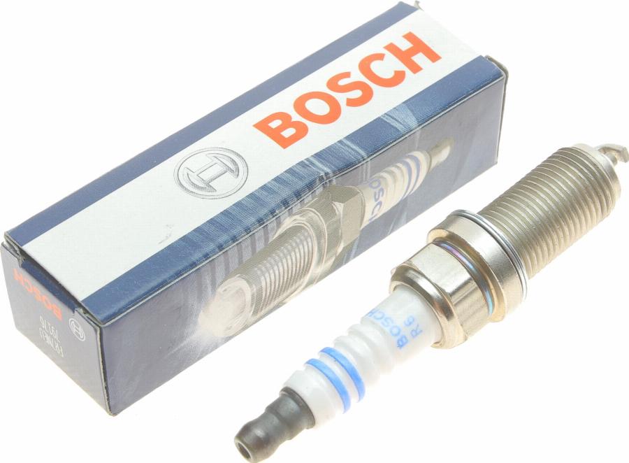 BOSCH 0 242 236 694 - Свеча зажигания autospares.lv