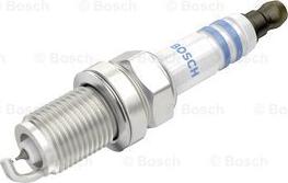 BOSCH 0 242 236 670 - Свеча зажигания autospares.lv