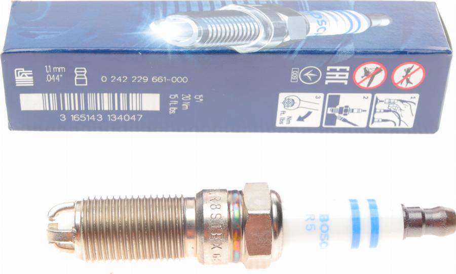 BOSCH 0 242 229 661 - Свеча зажигания autospares.lv