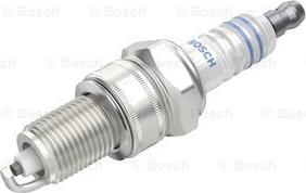 BOSCH 0 242 225 625 - Свеча зажигания autospares.lv