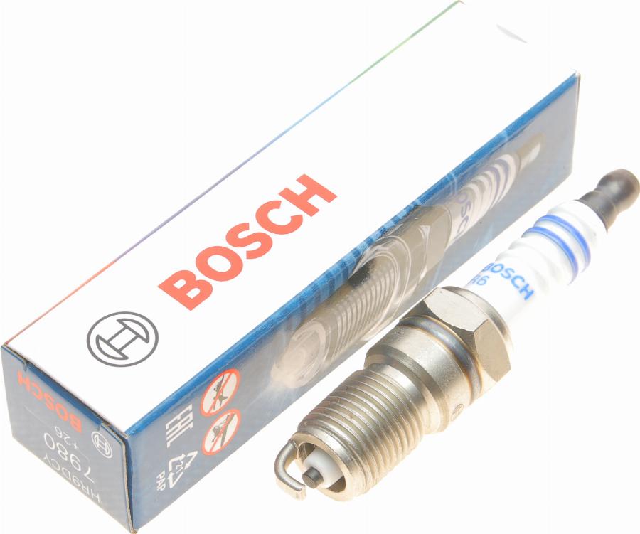 BOSCH 0 242 225 623 - Свеча зажигания autospares.lv