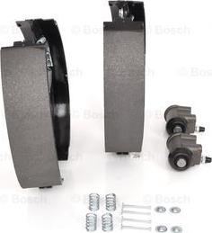 BOSCH 0 204 114 550 - Комплект тормозных колодок, барабанные autospares.lv