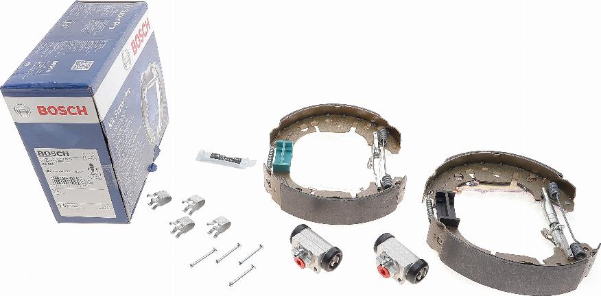 BOSCH 0 204 114 669 - Комплект тормозных колодок, барабанные autospares.lv