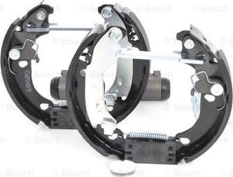 BOSCH 0 204 114 619 - Комплект тормозных колодок, барабанные autospares.lv