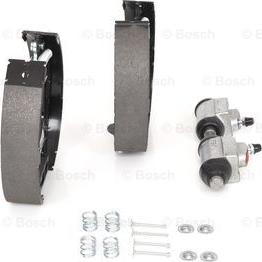 BOSCH 0 204 114 674 - Комплект тормозных колодок, барабанные autospares.lv