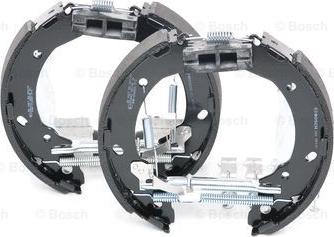 BOSCH 0 204 114 671 - Комплект тормозных колодок, барабанные autospares.lv