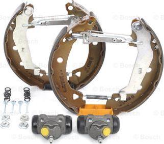 BOSCH 0 204 114 008 - Комплект тормозных колодок, барабанные autospares.lv