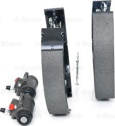 BOSCH 0 204 114 122 - Комплект тормозных колодок, барабанные autospares.lv