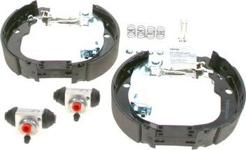 BOSCH 0 204 114 703 - Комплект тормозных колодок, барабанные autospares.lv