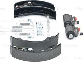 BOSCH 0 204 113 696 - Комплект тормозных колодок, барабанные autospares.lv