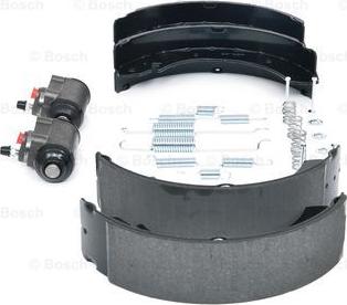 BOSCH 0 204 113 602 - Комплект тормозных колодок, барабанные autospares.lv