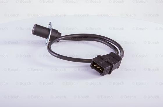 BOSCH F 000 99R 010 - Датчик импульсов, коленвал autospares.lv