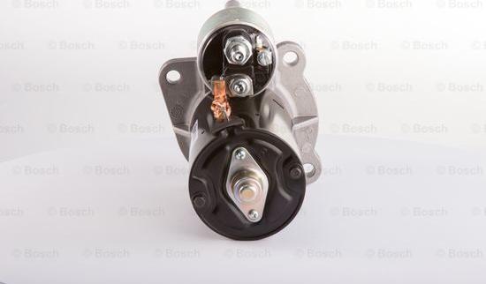 BOSCH F 000 AL0 138 - Стартер autospares.lv