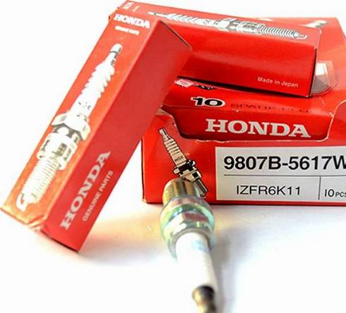 Honda 9807-B5617W - Свеча зажигания autospares.lv
