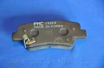 Parts-Mall PKB-037-S - Тормозные колодки, дисковые, комплект autospares.lv