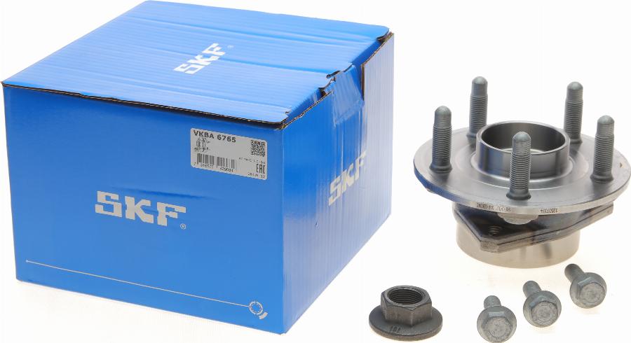 SKF VKBA 6765 - Подшипник ступицы колеса, комплект autospares.lv