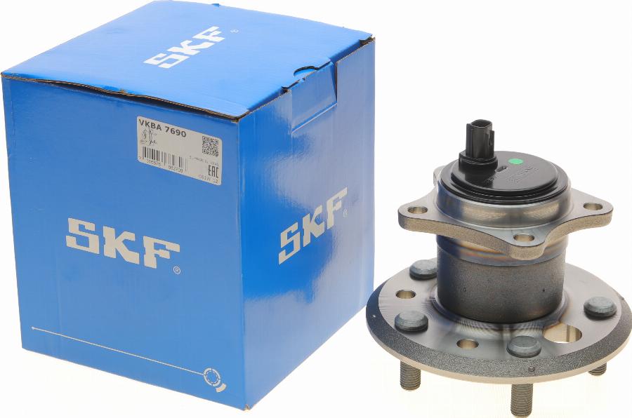 SKF VKBA 7690 - Подшипник ступицы колеса, комплект autospares.lv