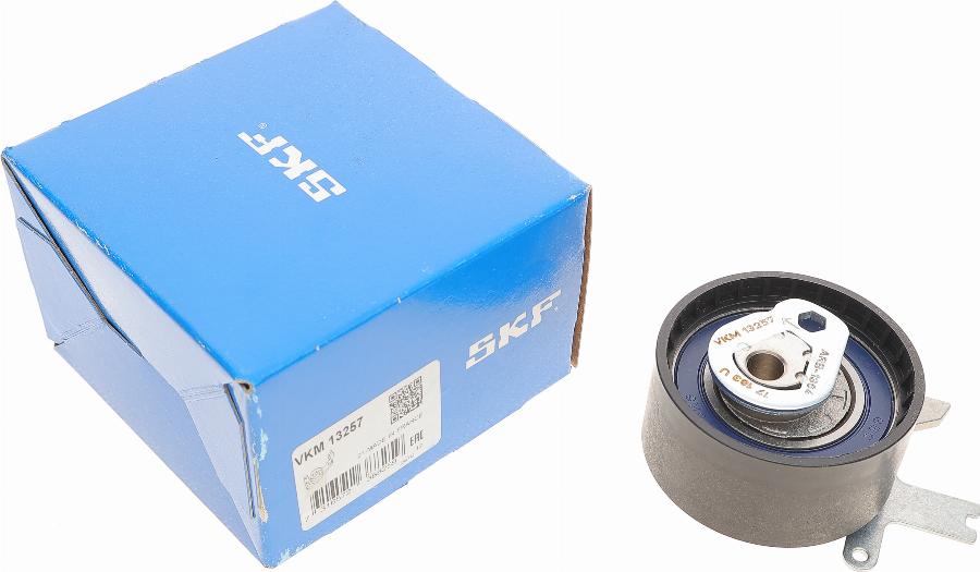 SKF VKM 13257 - Натяжной ролик, зубчатый ремень ГРМ autospares.lv