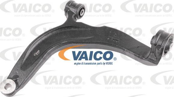 VAICO V10-9790 - Рычаг подвески колеса autospares.lv