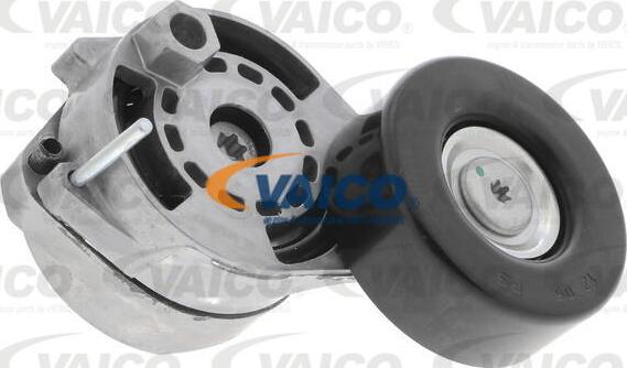 VAICO V10-2098 - Натяжитель, поликлиновый ремень autospares.lv