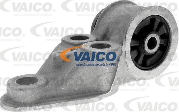 VAICO V10-7512 - Сайлентблок балки моста autospares.lv