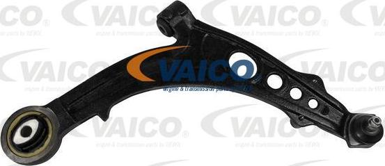 VAICO V24-0032 - Рычаг подвески колеса autospares.lv