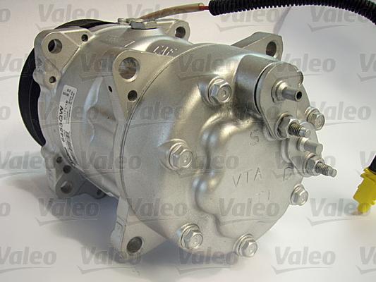 Valeo 813810 - Компрессор кондиционера autospares.lv