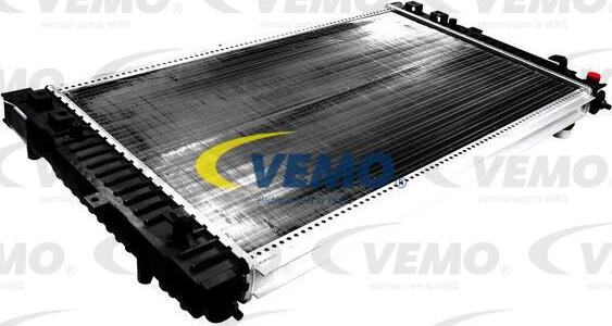 Vemo V15-60-5041 - Радиатор, охлаждение двигателя autospares.lv