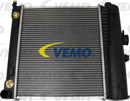 Vemo V30-60-1237 - Радиатор, охлаждение двигателя autospares.lv