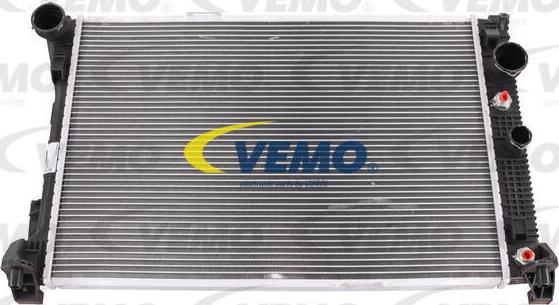 Vemo V30-60-1270 - Радиатор, охлаждение двигателя autospares.lv