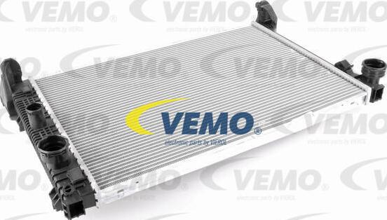Vemo V30-60-1271 - Радиатор, охлаждение двигателя autospares.lv