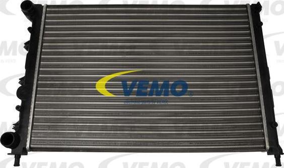 Vemo V24-60-0006 - Радиатор, охлаждение двигателя autospares.lv