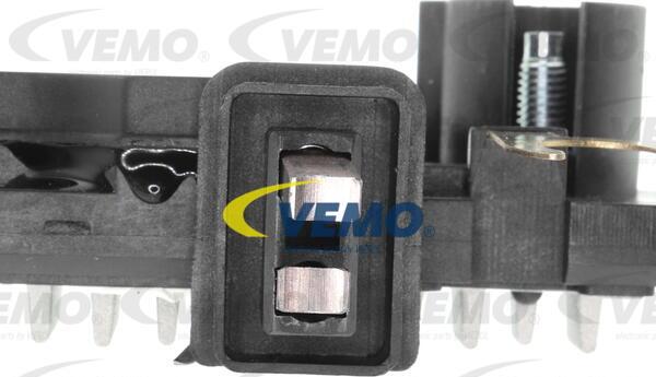 Vemo V24-77-0015 - Регулятор напряжения, генератор autospares.lv