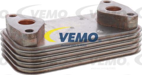 Vemo V22-60-0043 - Масляный радиатор, двигательное масло autospares.lv